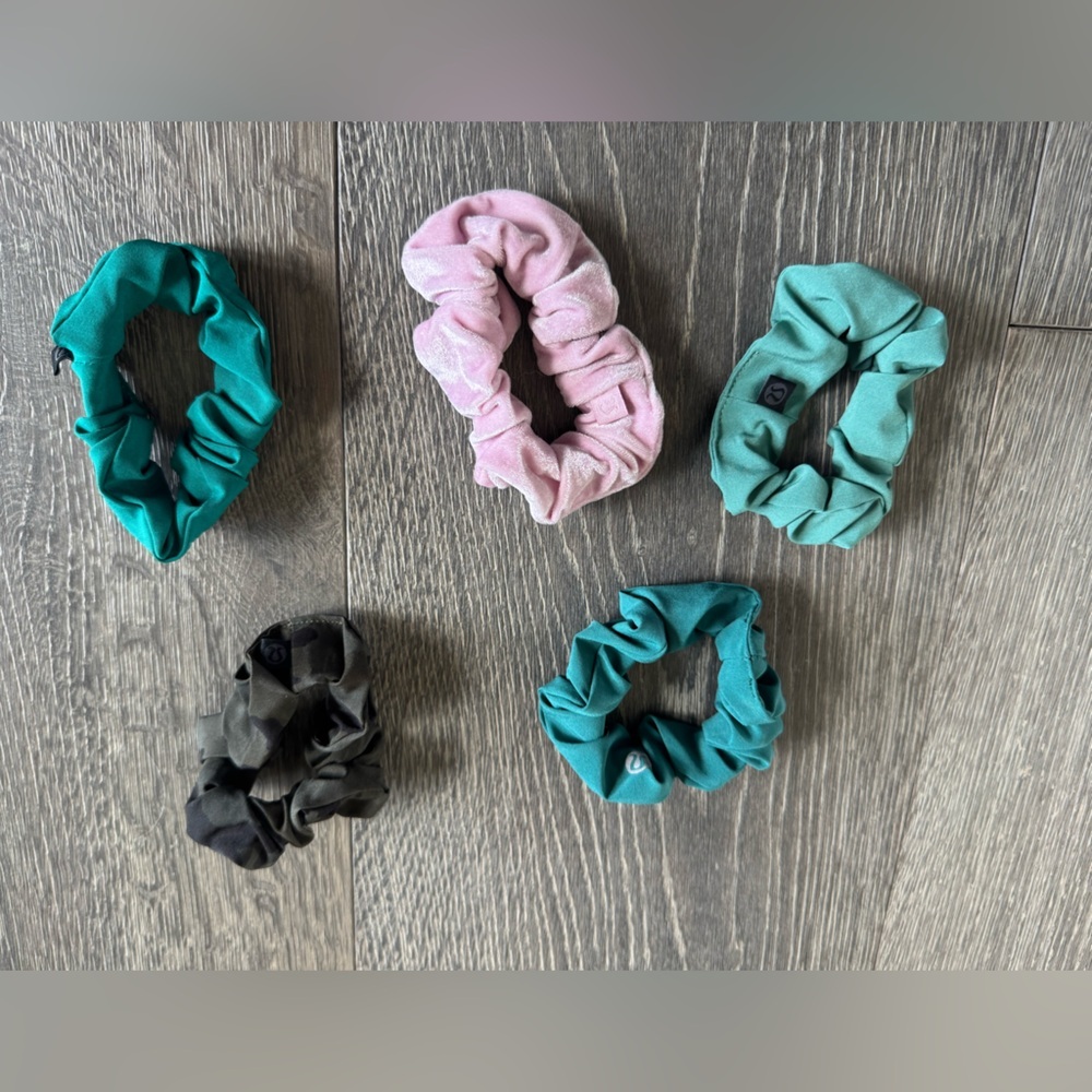 lululemon athletica Uplift Scrunchie Set